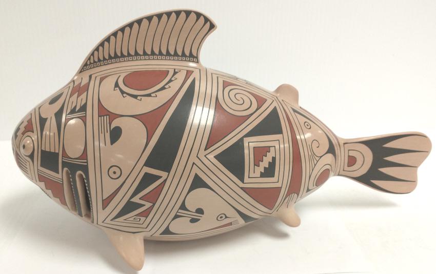 Sabino Villalba H & Veronica S. signed 14" fish motif: Sabino Villalba H & Veronica S. signed 14" fish motif pottery sculpture