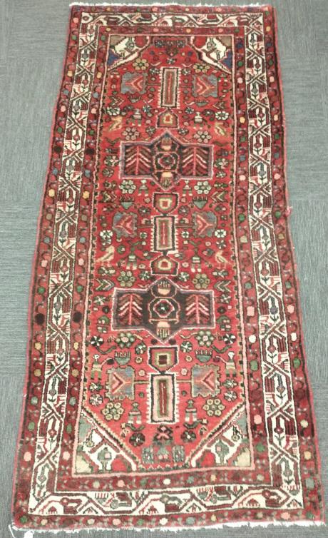 Handmade Oriental rug approx. 3' x 6 1/2' (1 of 5)