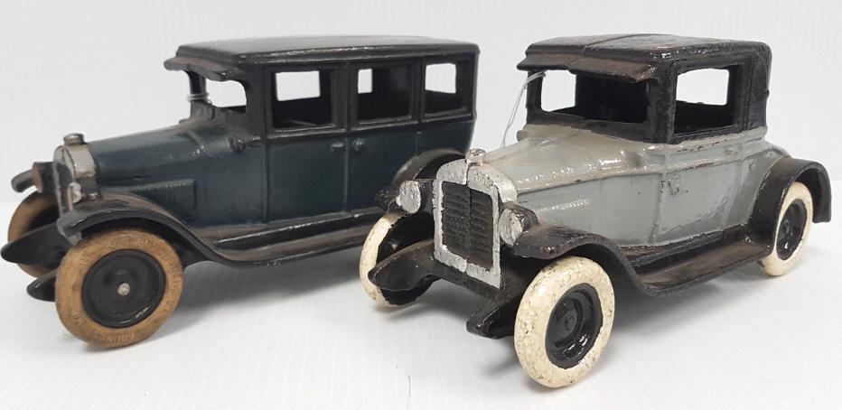 2 Arcade cast iron 4-door sedan 8" long & 2 door coupe 8 1/4" long (both repainted) (1 of 6)