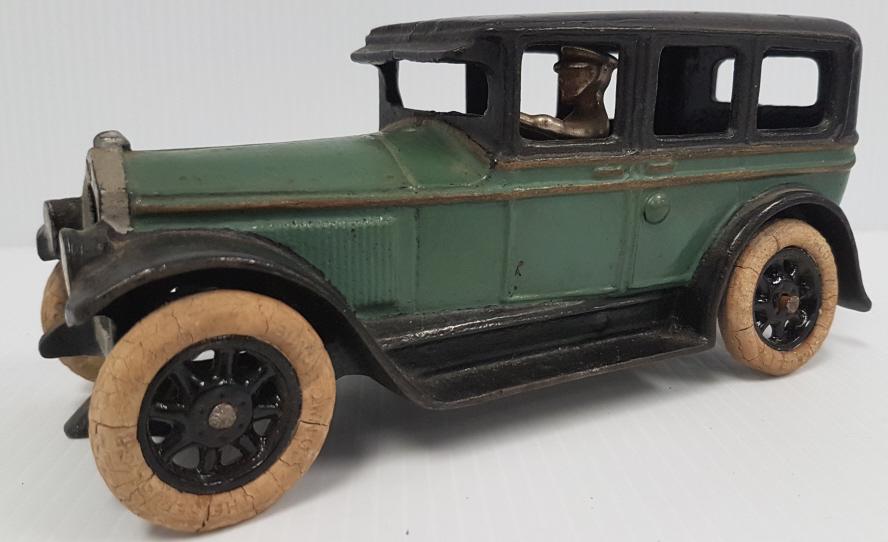 Arcade cast iron 8 window Buick coupe with driver 8 1/4" long (repainted) (1 of 6)