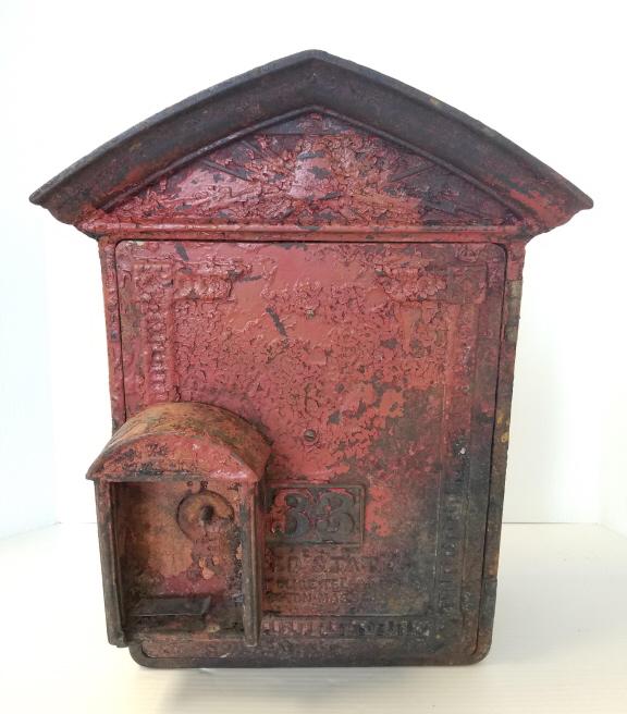 Antique cast iron firebox - 16 1/2" high x 12 1/2" wide x 6 3/4" deep: Antique cast iron firebox - 16 1/2" high x 12 1/2" wide x 6 3/4" deep