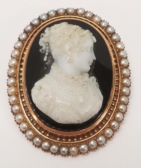 Tested 14K solid rose gold cameo memorial brooch with split pearl boarder, 18.0g total weight (1 of 5)