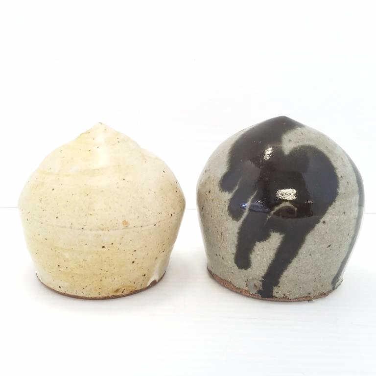 2 Warren Mackenzie signed shakers - 4" tallest (1 of 12)