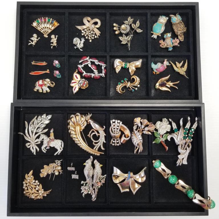 34 pieces of vintage costume jewelry including Trifari, Florenza, Raeja, Art, etc. (1 of 20)
