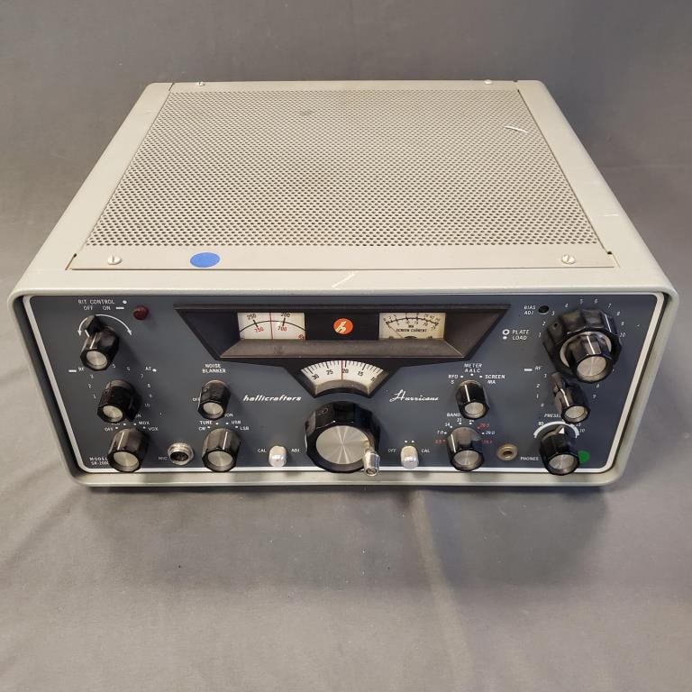 Hallicrafters Hurricane Ham Radio (untested) (1 of 10)