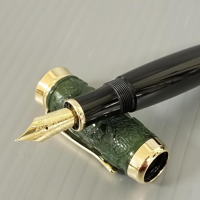 Montblanc "Qing Dynasty" carved jade limited edition fountain pen with 18K nib - #0902/2002 with box (1 of 20)