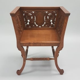 Antique American oak carved Deacon's chair - 24 1/2" wide x 31" high  x 19" deep