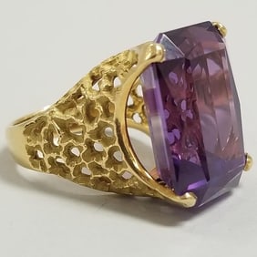 Vintage 18k gold Egyptian ring set w/ 14mm x 20mm color change stone - size 6 - 14 grams