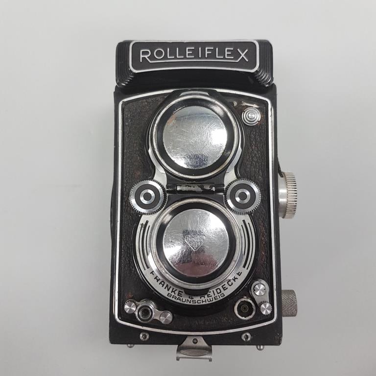 Rolleiflex Franke & Heidecke Braunschweig twin lens camera with leather case (1 of 8)