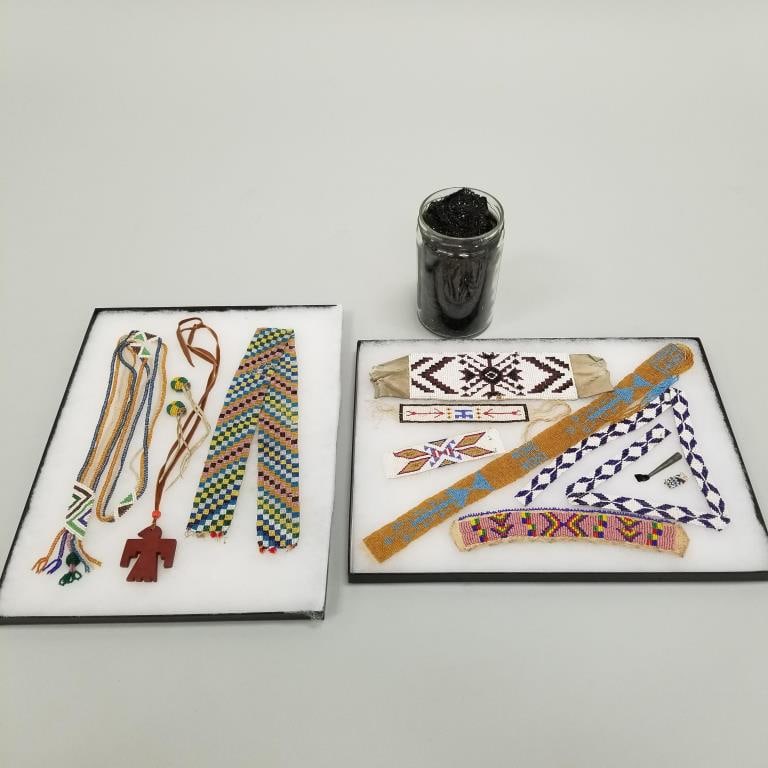 2 cases of Native American beaded items & a jar of old beads - beaded items in display cases 16 (1 of 17)
