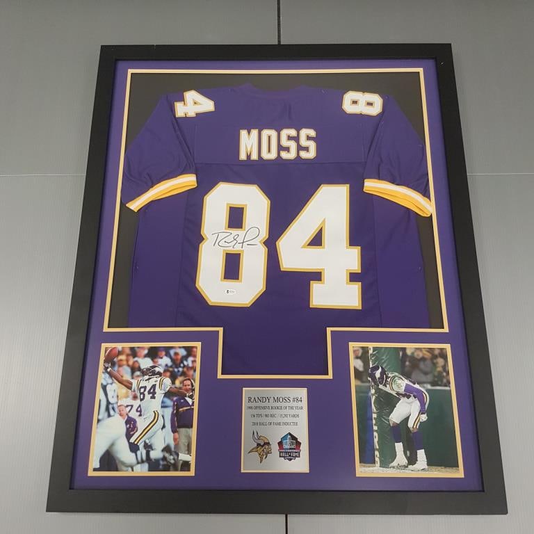 Randy Moss, Minnesota Vikings, framed autographed jersey with Beckett hologram - 35" x 43" O.D. (1 of 8)
