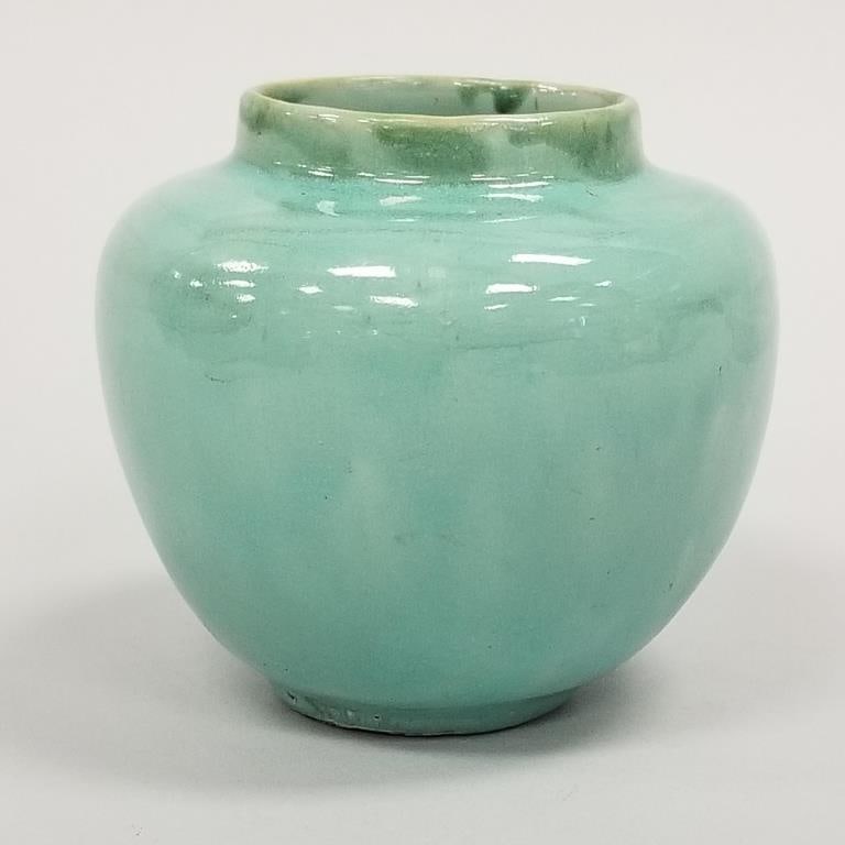 Newcomb College shouldered cabinet vase - 3 1/4"H: Newcomb College shouldered cabinet vase - 3 1/4"H