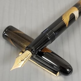 Namiki Bald Eagle fountain pen: black lacquer w/ 18k gold nib, #401/700 w/ boxes