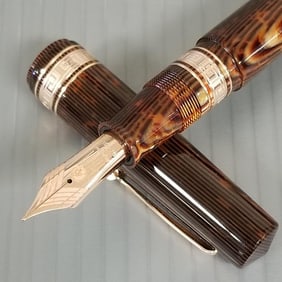 ASC Armando Simoni Club Bologna fountain pen: brown pearlized resin w/ 18k gold nib, #035- No box