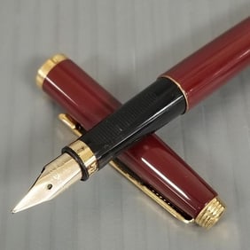 Vintage Parker France fountain pen: 14k gold trim, gold & burgundy resin, No#, in a Parker box (not