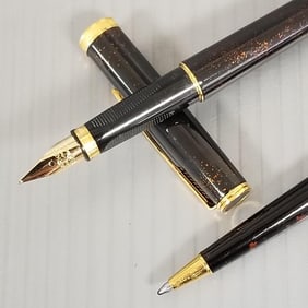 Set Parker France Premiere brown Chinese lacquer fountain pen & rollerball pen w/ 18k gold nib, No#,