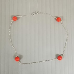 14k white gold & coral bead ankle bracelet: 1.6g, 9 1/2"L, beads 6mm