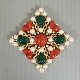 Crown Trifari Kashmir Collection brooch: gold tone metal w/ rhinestones & faux pearls- 3 1/4"