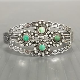 Vintage sterling silver & turquoise cuff bracelet: 2 1/2" int. diam., 1 1/8" gap, 1" @ widest
