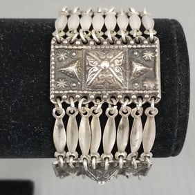 Vintage Mexico silver bracelet: 60.0g, 7 1/2"L, 1 1/4"W