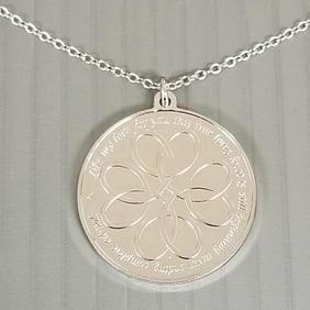 Franklin Mint sterling silver lover's knot pendant necklace: 17.0g, 24" chain, 1 1/4" pendant