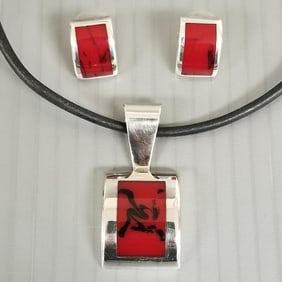 Set Silpada retired sterling silver & red / black resin pendant necklace & pierced earrings: 1 3/4"