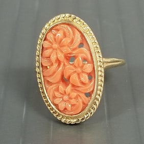 Vintage 10k gold carved coral ring - 3.9 gr, size 8 1/4