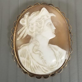 Antique 9k gold carved shell cameo pendant/ brooch - 9.9 grams, 1 1/2" x 2"
