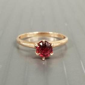 Antique Ostby Barton 10k gold ring set w/ red glass stone - 1.6 grams, size 6 1/2