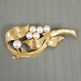 14k gold & cultured pearl brooch - 6.9 grams, 5mm largest pearl, 1 7/8"L