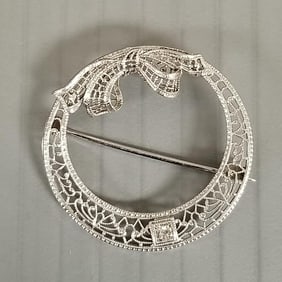 14k white gold filigree brooch s/w diamond - 2.6gr 1 1/8" diameter