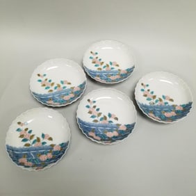 5 matching signed Japanese porcelain footed shallow bowls (1 tiny chip) 1 1/2"H 6"diameter