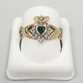14K gold claddagh ring set with emerald & clear stones- 2.9 grams, size 6 1/4