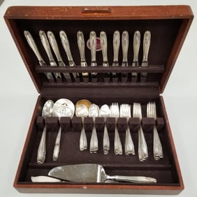 53 pieces Wallace Stradivari sterling silver flatware- 53 toz total