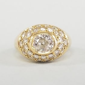 18k gold ring s/w approx over 1ct natural diamond, & 28 side diamonds(approx 0.50tcw) 12.6g, size 6,