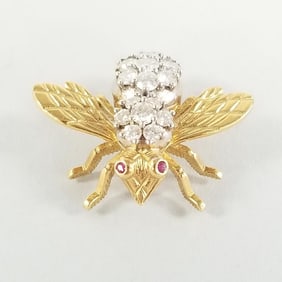 18k gold & diamond bee pin- 11.6g, approx 2.0tcw diamonds, 1" x 1 1/4"