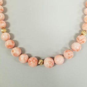 28" strand angel skin coral & gold bead necklace- 15mm largest bead, 134g total (some beads cracked)