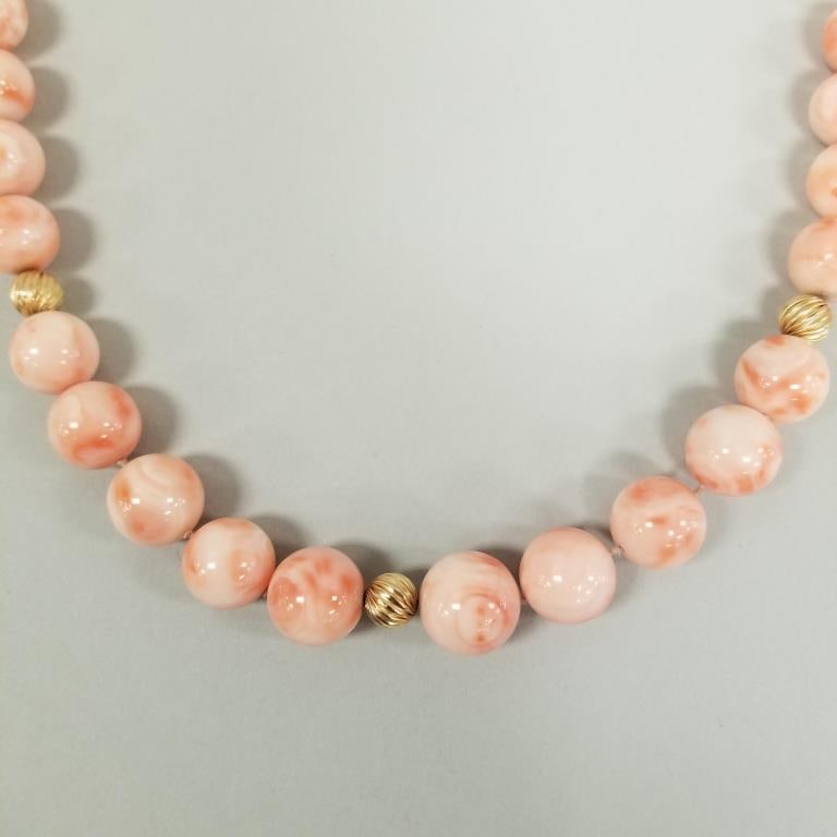 28" strand angel skin coral & gold bead necklace- 15mm largest bead, 134g total (some beads cracked): 28" strand angel skin coral & gold bead necklace- 15mm largest bead, 134g total (some beads cracked)