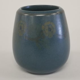 Marblehead decorated cabinet vase with original sticker- 3 1/2"H 3"D