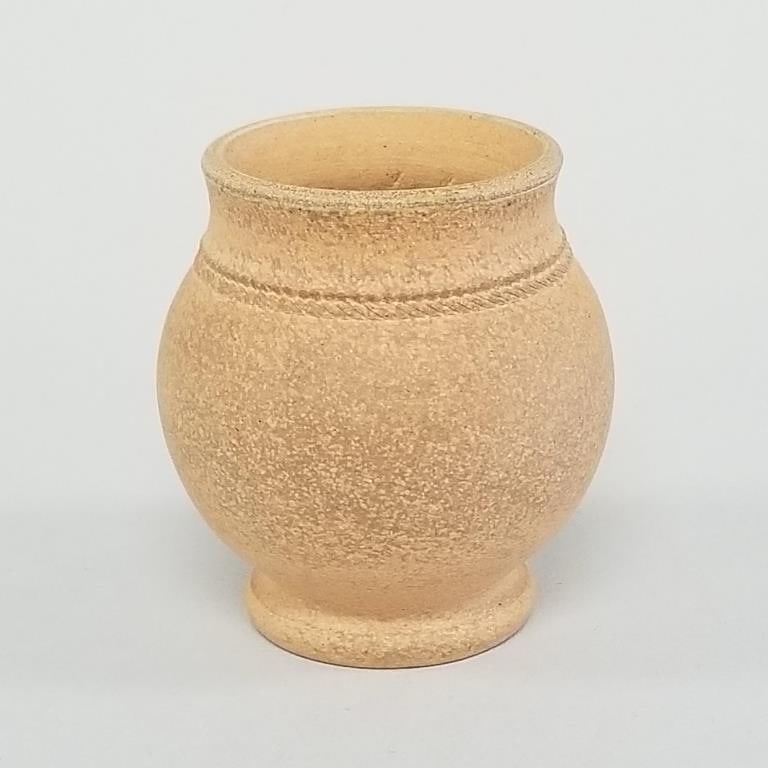 Roblin bisque miniature vase- 2"H 1 7/8"D: Roblin bisque miniature vase- 2"H 1 7/8"D