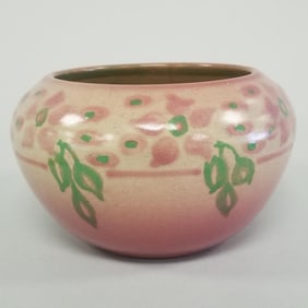 University of North Dakota (UND) School of Mines decorated bowl Huck (hairline) 3 3/4"H 6"D