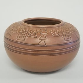 University of North Dakota (UND) School of Mines carved bowl "Sioux" Huck- 4 1/4"H 6 3/4"D
