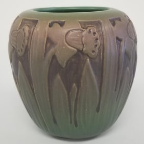 University of North Dakota (UND) School of Mines jonquil vase 32-120 Cable- 5 1/4"H 5 1/4"D