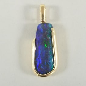 Tested 18K gold & opal pendant: 11.1g, 1 3/8" total length (dark blue & green in color) artisan