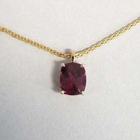 18K gold chain necklace w/ fancy cut rhodolite garnet pendant in tested 14K gold bezel, 8.2 g,