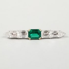 Approx. 2 ct emerald & over 3.5 tcw natural diamond pin set in platinum & 18 gold - 7.5 grams- 1
