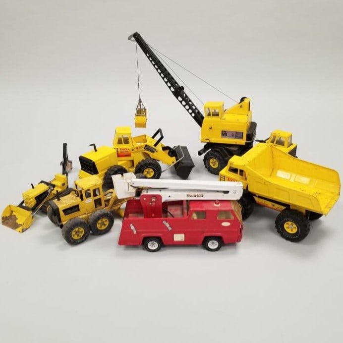 6 asst vintage, etc metal Tonka trucks (1 of 13)