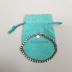Tiffany & Co. sterling silver Venetian box link bracelet: 7 1/2"L, 4mm wide