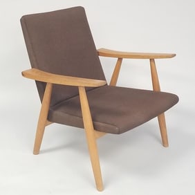 Hans Wegner Model 260 oak armchair- 31"H 26 1/4"W 28"D