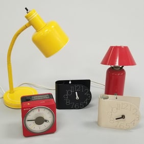 Group of mid-century desk items including 2 Spectrum Designs clocks, 2 lamps & Sony clock radio
